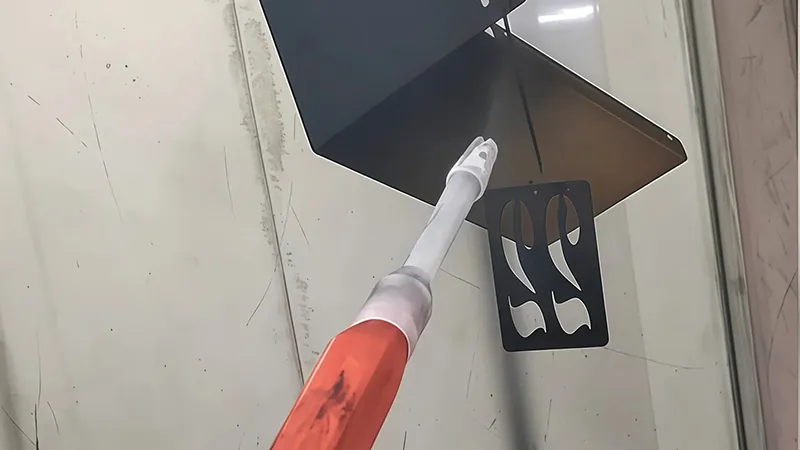 Flat workpiece spraying